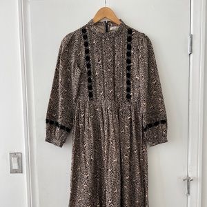 Worn once, doen folky dress with beautiful crochet detail in the front.